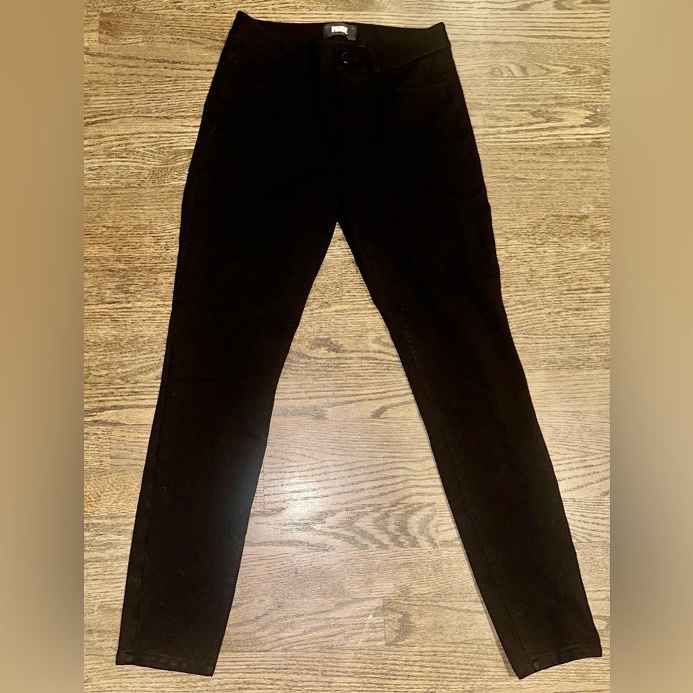 Women’s Paige Skinny Black Jeans. BNWOT. Size 27.
